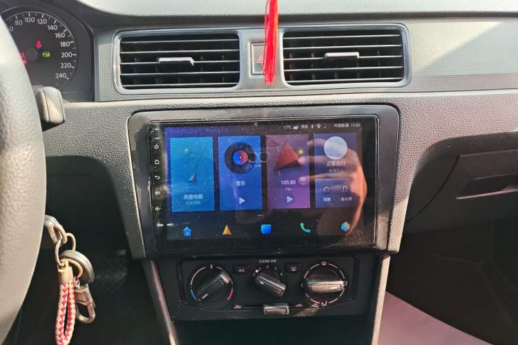 Used Volkswagen Santana 2015 1.6L Automatic Fashion Edition