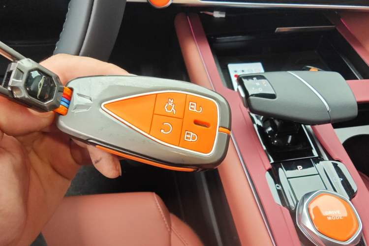 Used CHANGAN CS75 PLUS 2025 Model, 3rd Generation Champion Edition 1.5T Jinghang Version Vehicle Key