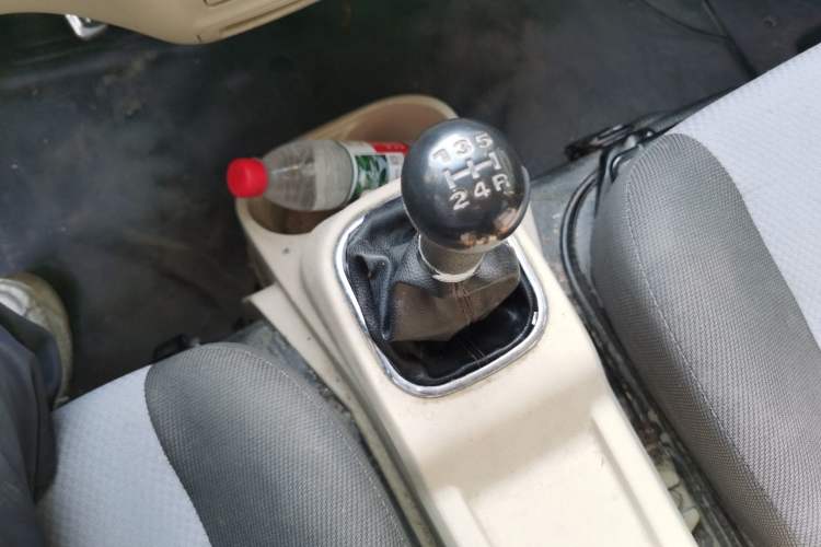 Used CHANGAN KAICHENG Ruixing M80 2018 1.5L Base Model Van Semi-Blind Window Flat Roof Rear-Hinged Doors 4G15S