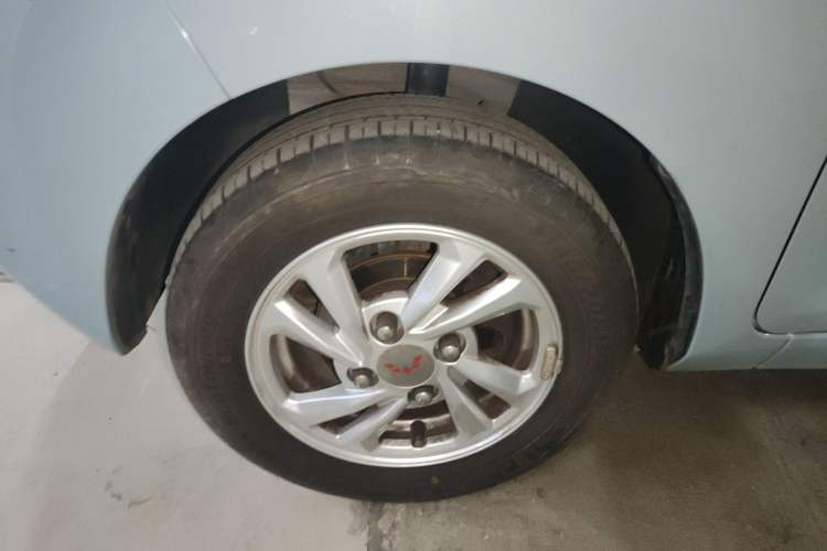 Used Wuling Hongguang MINIEV 2020 Enjoyment Model Lithium Iron Phosphate Left Front Wheel Hub