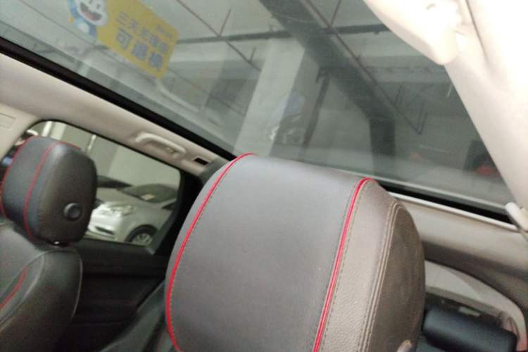 Used Land Rover Discovery Sport 2019 240 PS SE Dynamic Version China VI Standard Headliner