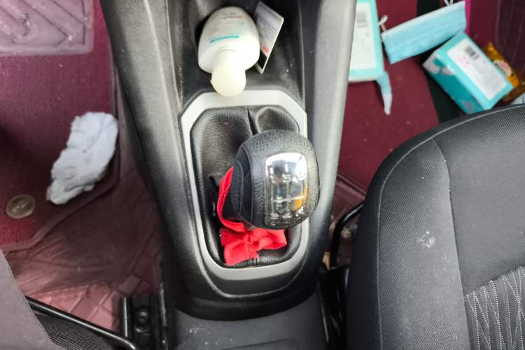 Used Citroen Elysee 2015 Zhishang Edition 1.6L Manual Fashion Model