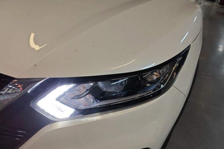 Used Nissan Qashqai 2023 Classic 2.0L CVT XV Comfort Edition Left Front Headlight