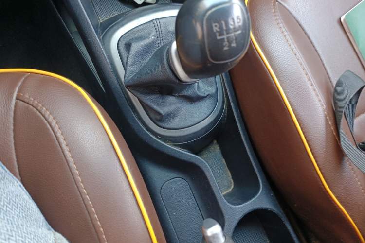 Used Kia K2 2015 Sedan 1.4L MT GLS