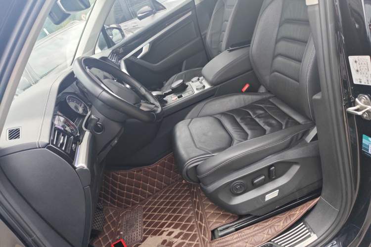 Used Volkswagen Touareg 2021 2.0 TSI Flagship Special Edition Left Front Seat