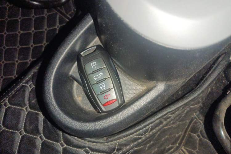 Used ORA Black Cat 2021 301km Cute Pet Edition Vehicle Key