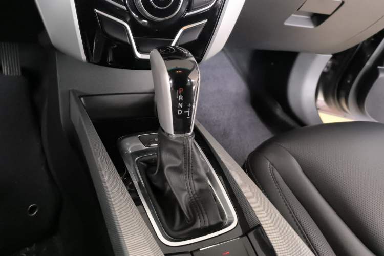 Used Luxgen U6 SUV 2016 1.8T Style Value Model Gear Lever