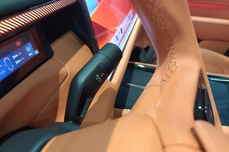 Used Lynk & Co 900 2025 1.5T Ultra Gear Lever