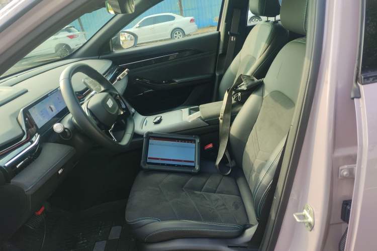 Used Geely Galaxy L6 2024 125km Creative Edition
