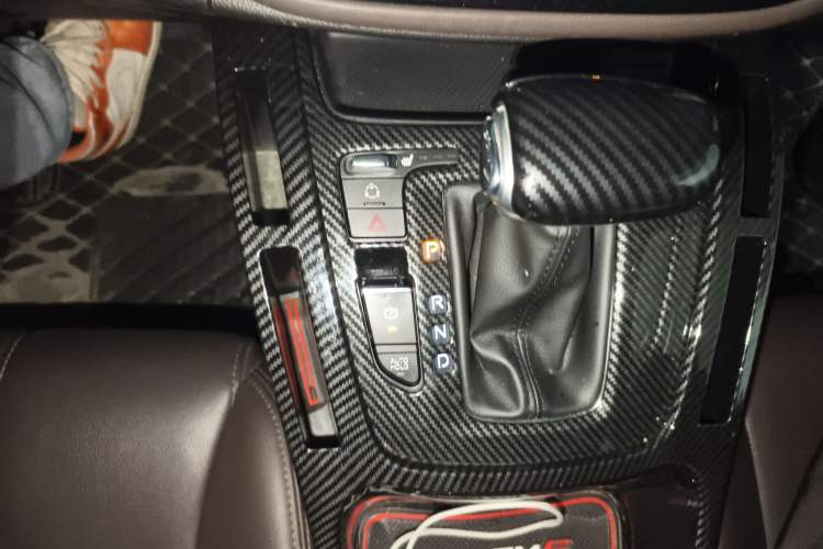 Used GAC Trumpchi M6 2019 270T DCT Luxury Edition (7-seater) China VI Gear Lever