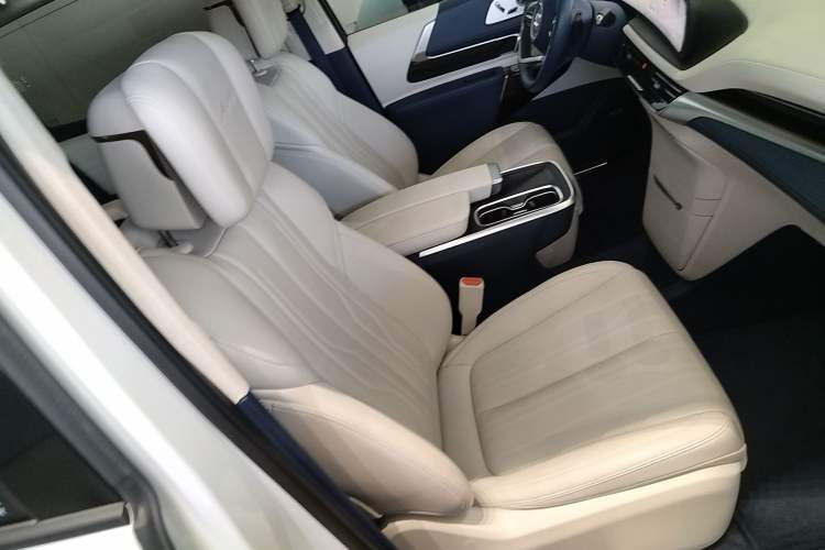 Used Buick Century 2025 2.0T Seven-Seater Yinshi Edition