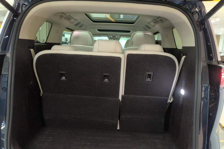 Used Denza D9 2025 DM-i Smart Drive 1020 Four-Wheel Drive Deluxe Model