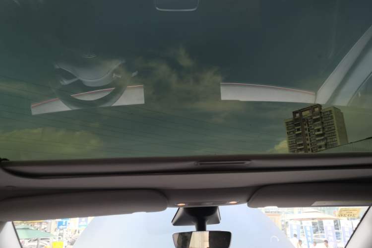 Used Tesla Model Y 2023 Long-Range All-Wheel-Drive Version