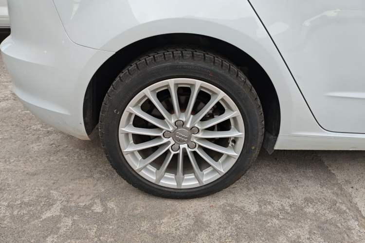 Used Audi A3 2014 Sportback 35 TFSI Automatic Ambition Edition Right Rear Wheel Hub