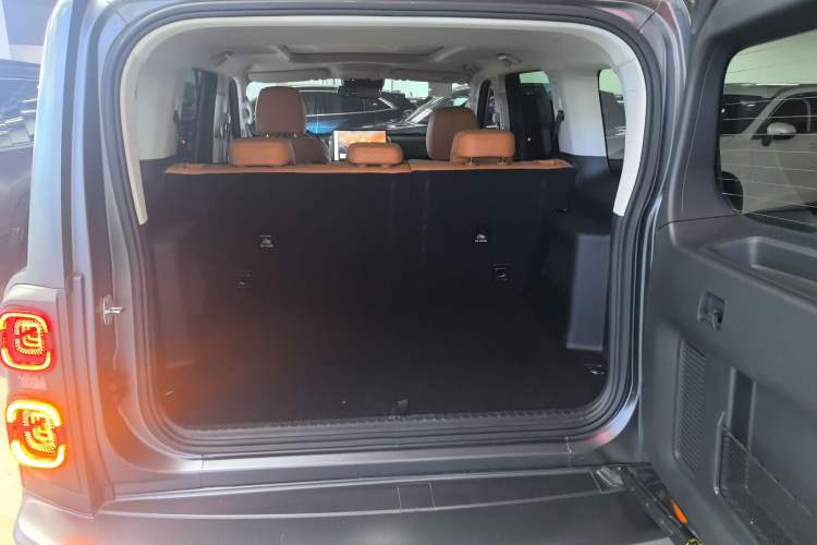 Used Haval H9 2024 2.0T Gasoline All-Wheel-Drive Extreme Edition Trunk