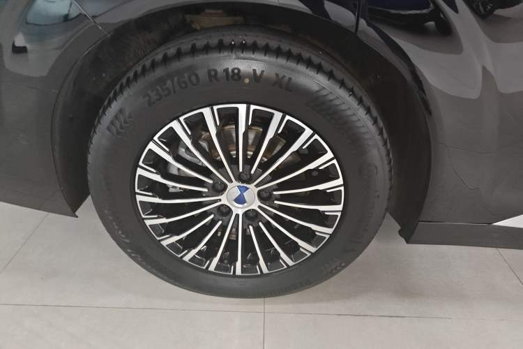 Used Denza D9 2025 DM-i Smart Drive 1020 Four-Wheel Drive Deluxe Model