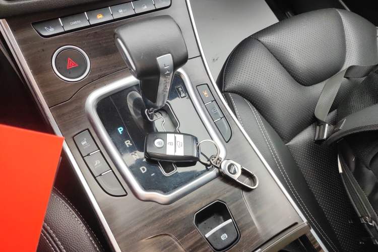 Used Land X7 2016 2.0T Panoramic Prestige Edition
