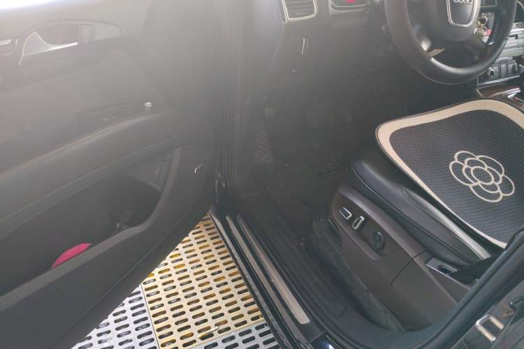 Used Audi Q7 2011 3.0 TFSI Comfort (200kW) Driver Seat