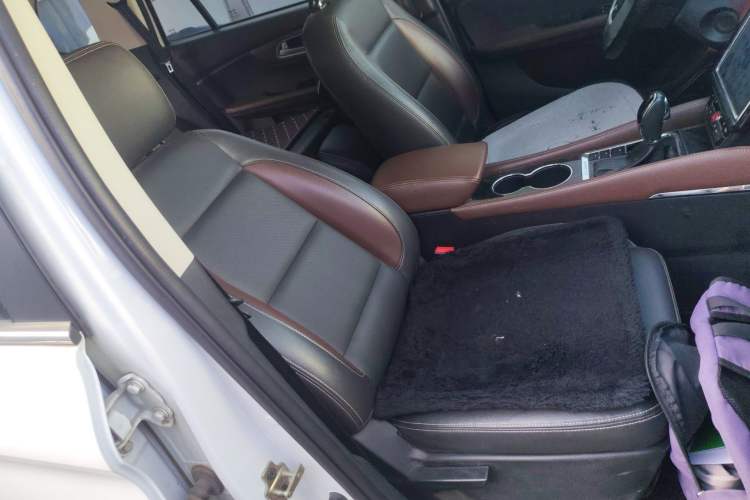 Used SWM X7 2017 1.5T Automatic Smart Enjoyment Version 7 Seats Right Front Seat