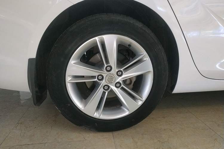Used Buick Regal 2019 20T Elite Version China V Standard Right Rear Wheel Hub