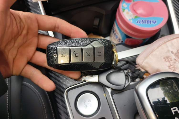 Used BYD Qin Pro New Energy 2019 DM Super Edition 1.5TI Automatic Smart Connect X-Trail Model China V Standard Vehicle Key