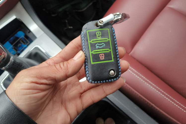 Used Roewe RX5 2016 30T Four-Wheel Drive Automatic Internet Smart Luxury Edition Vehicle Key