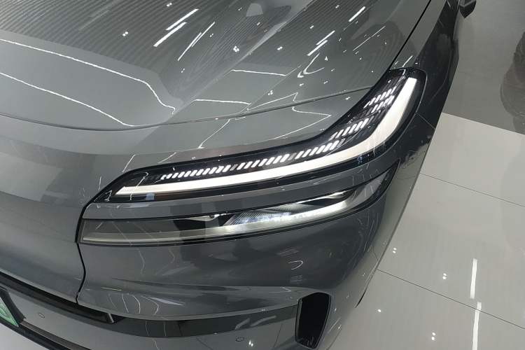 Used ONVO Luxeed L90 2025 Model—Ultra Six-Seater Version