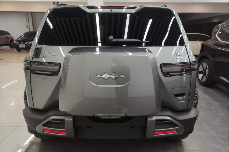 Used Formula Leopard Titanium 3 2025 501 km All-Wheel Drive Intelligent Driving Max Edition