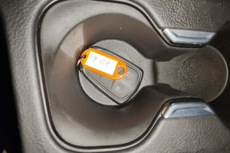 Used Cadillac XT4 2018 28T Two-Wheel Drive Leading Version Interior 1