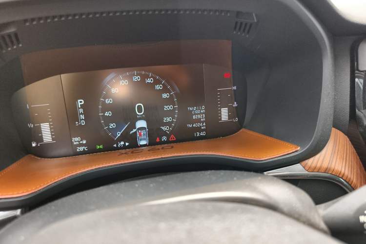 Used Volvo XC60 2019 T5 4x4 Smart Edition China VI Standard