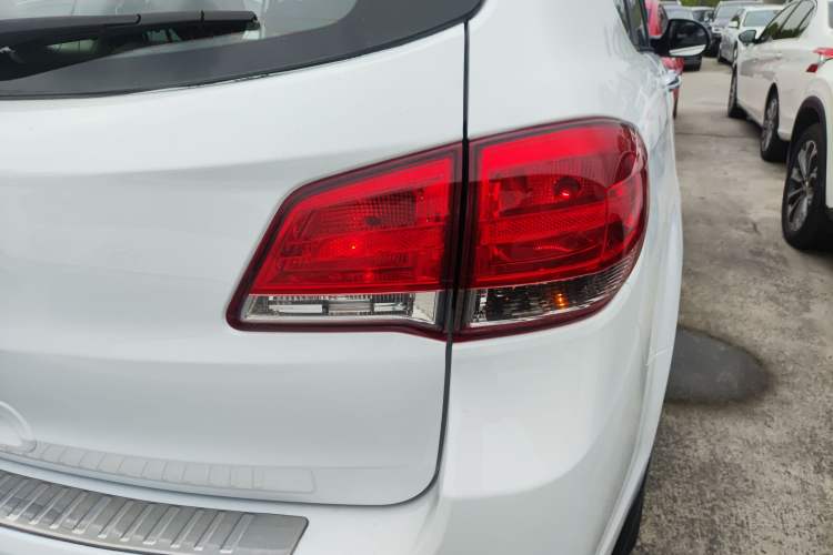 Used Haval H6 2013 Upgraded Model 1.5T Manual Two-Wheel Drive Elite Version