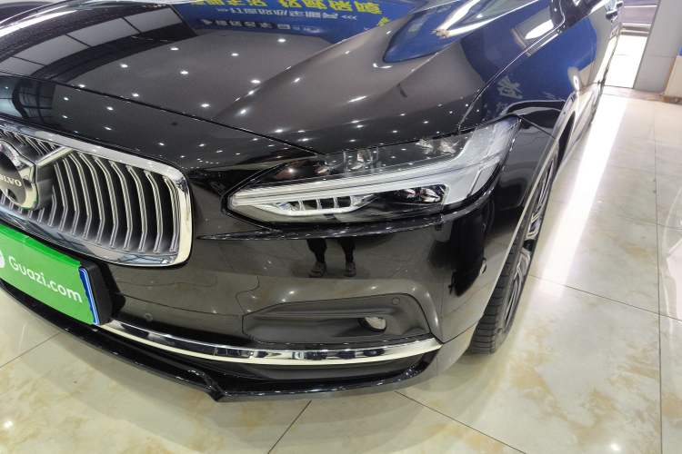 Used Volvo S90 2023 B5 Luxury Smart Edition
