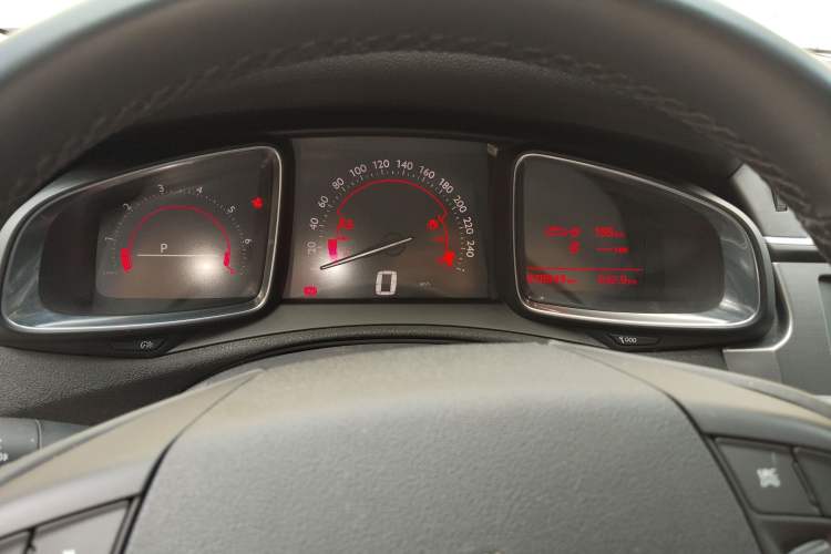 Used DS 5LS 2014 1.6T Elegant Version THP160