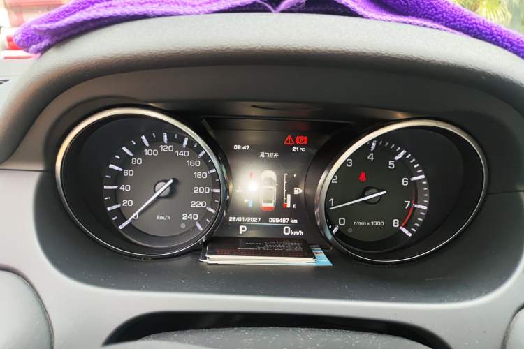 Used Land Rover Discovery Sport 2016 2.0T SE Instrument Cluster