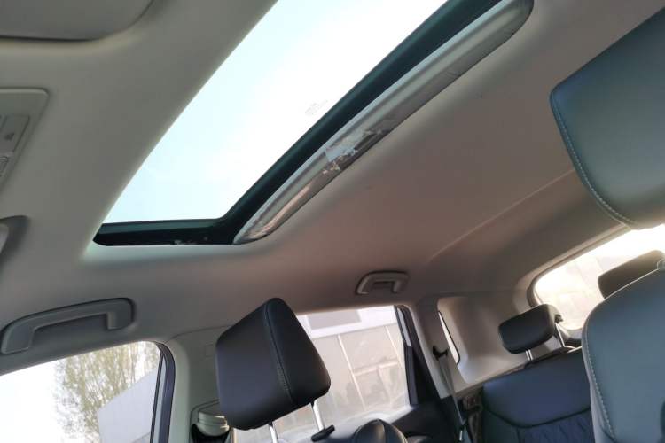 Used Wuling Asta 2022 2.0L DHT Electric-Speed Version