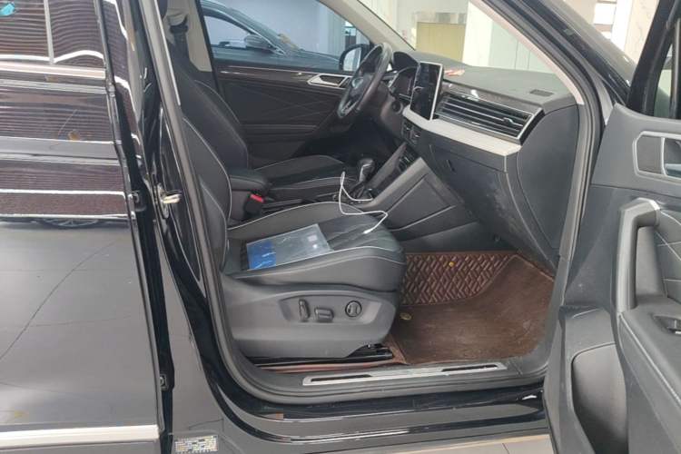 Used Volkswagen Tiguan L 2024 330TSI Automatic Two-Wheel Drive R-Line Enhanced Edition