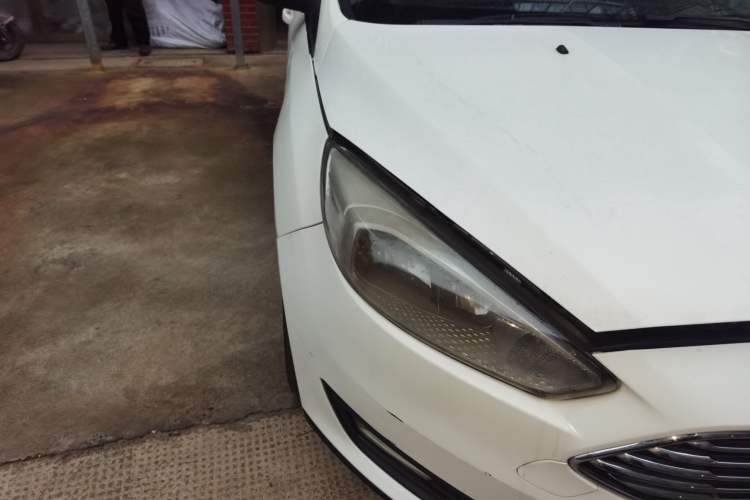 Used Ford Focus 2015 Sedan 1.6L Manual Comfort Model Right Front Headlight