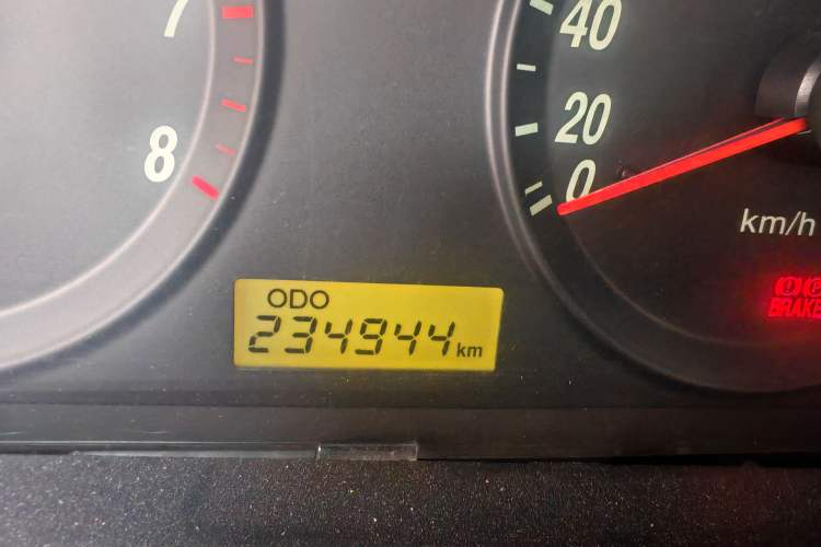 Used Hyundai Elantra 2008 1.6L Manual Deluxe Prestige Edition Odometer Close Up