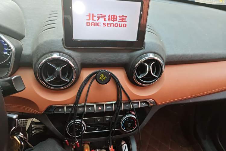 Used BAIC Senova X35 2016 1.5L Automatic Luxury Edition Audio And AC Panel