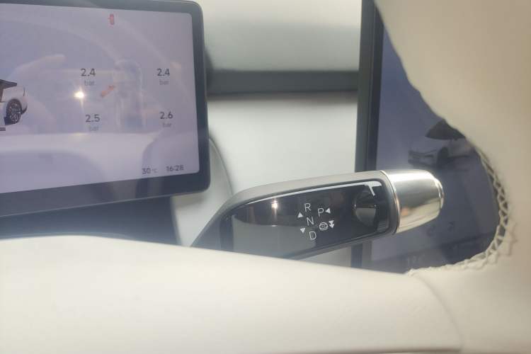 Used XPeng P7+ 2024 Ultra-Long Range Max Gear Lever