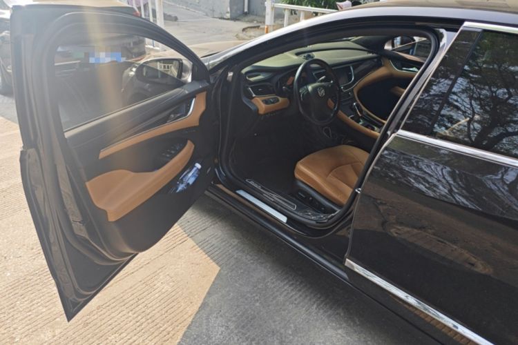 Used Buick LaCrosse 2018 28T Luxury Model Driver Seat