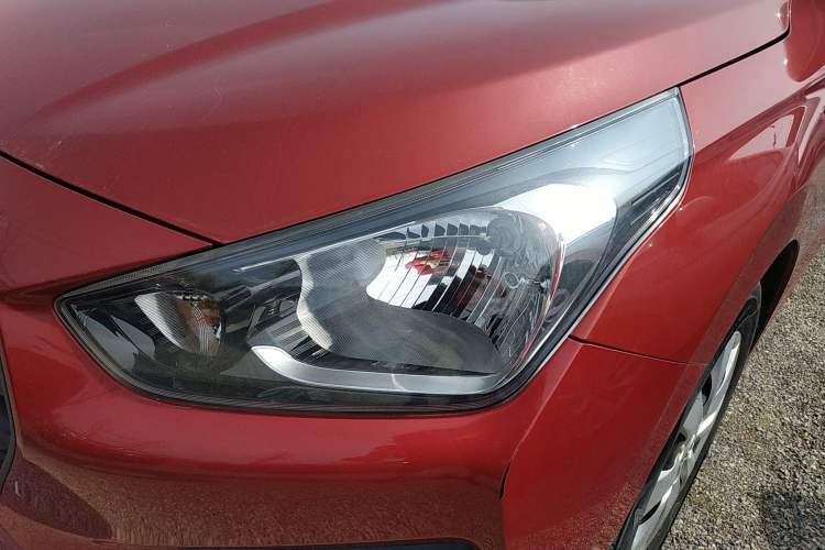 Used Hyundai Verna (older generation) 2020 1.4L Manual GL Refreshed Edition Left Front Headlight