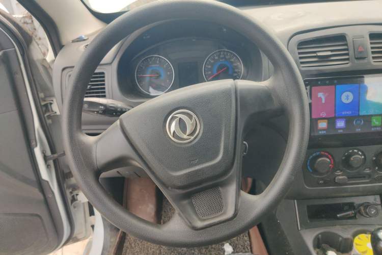 Used Dongfeng Fengon 330 2014 1.5L Manual Utility Version DK15 Steering Wheel