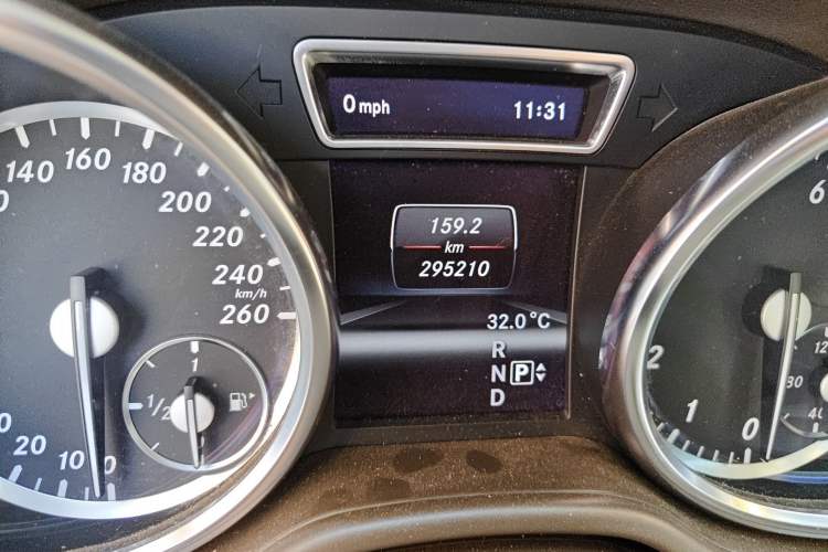 Used Mercedes-Benz M-Class 2012 ML 350 Sport Edition Odometer Close Up