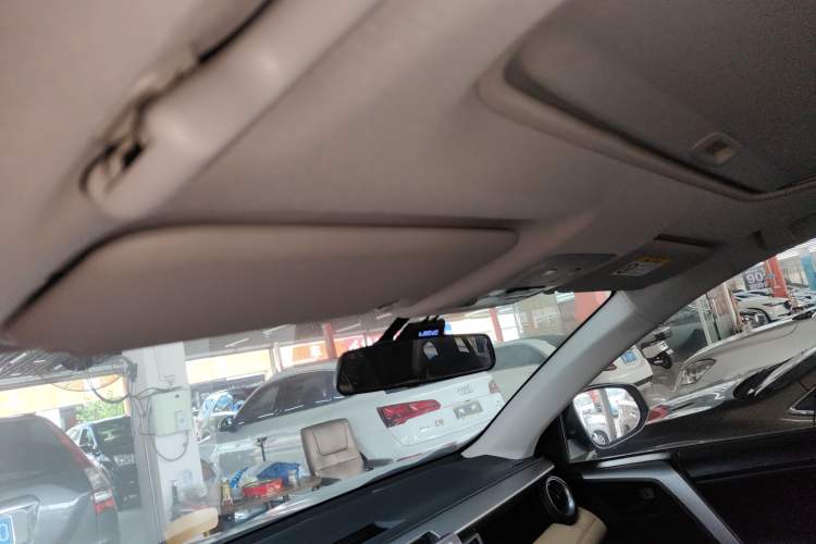 Used Toyota RAV4 2018 2.0L CVT Two-Wheel Drive Fashion X Edition