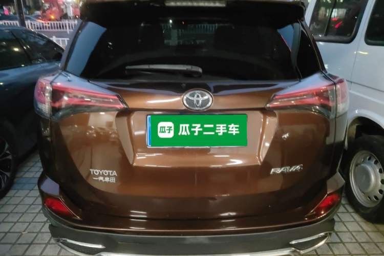 Used Toyota RAV4 2016 2.0L CVT Two-Wheel Drive Fashion Edition China V Standard
