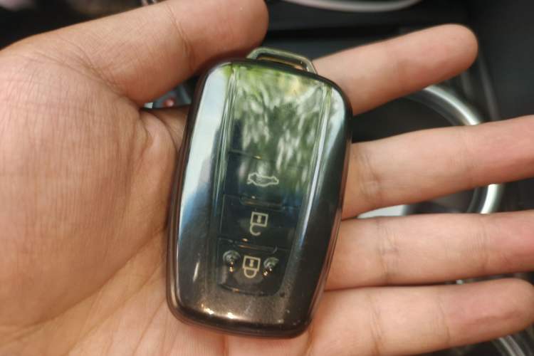 Used Toyota Camry 2018 2.5G Luxury Edition Vehicle Key