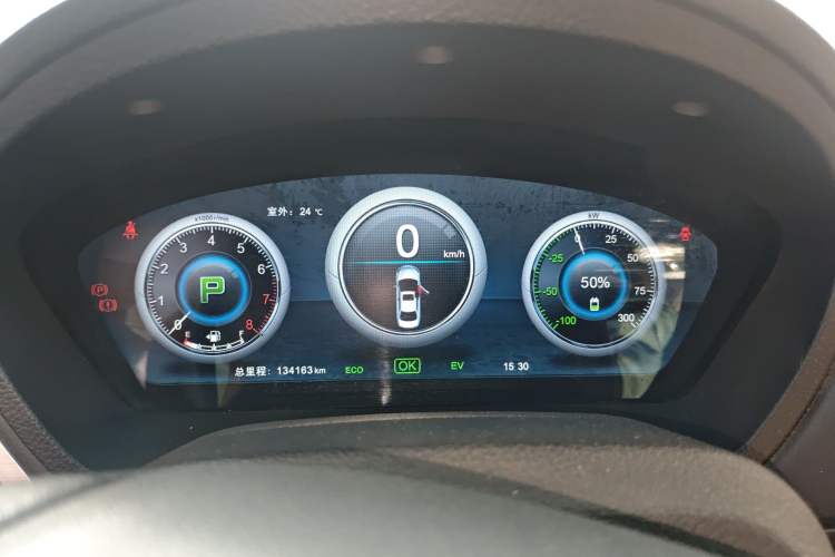 Used BYD Qin New Energy 2015 1.5T Dual-Crown Flagship Plus Edition
