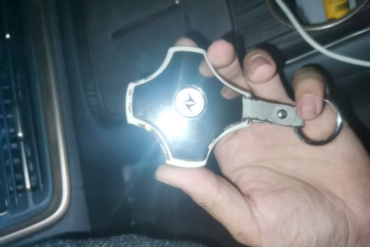 Used Dongfeng eπ eπ008 2024 210Max Range-Extended Version 6 Seats