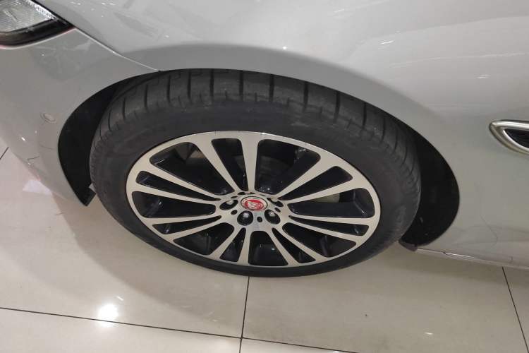 Used Jaguar XFL 2024 2.0T P250 Two-Wheel Drive Prestige Luxury Edition